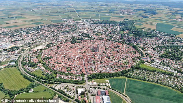 Nördlingen is located in the 26 km (16 mi) wide Nördlinger Ries asteroid crater. The walls of almost all buildings have about 72,000 tons of diamonds embedded in them