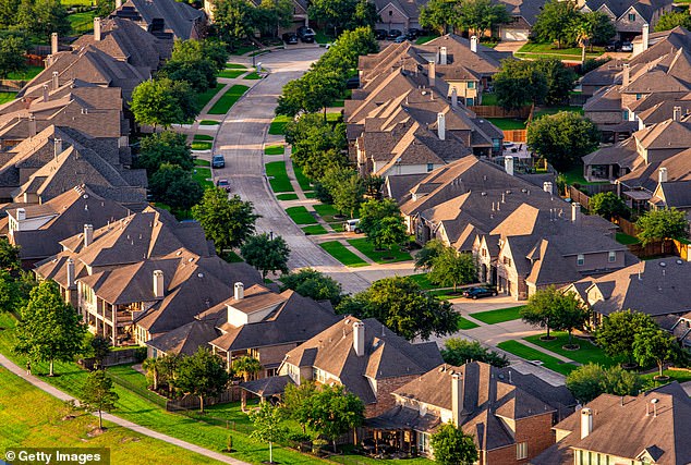 The average cost to insure $400,000 of home value in Texas is $4,643 per year