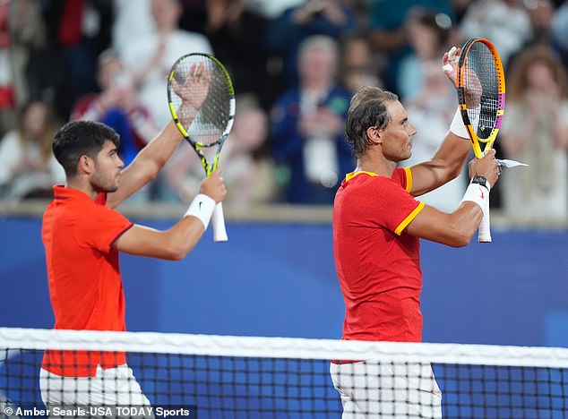 Rafa Nadal (right) and Carlos Alcaraz (left) defeated Maximo Gonzalez and Andres Molten 7-6 6-4 on Saturday