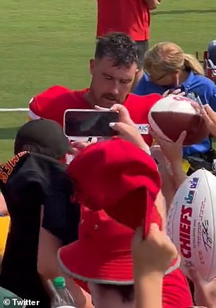 Travis Kelce made Friday a Swiftie's day