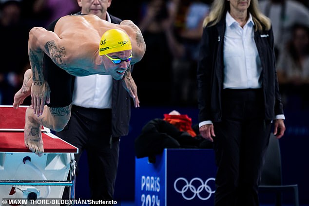 The Australian moved back into second place after a slow start in the 100m freestyle final, entering the turn last