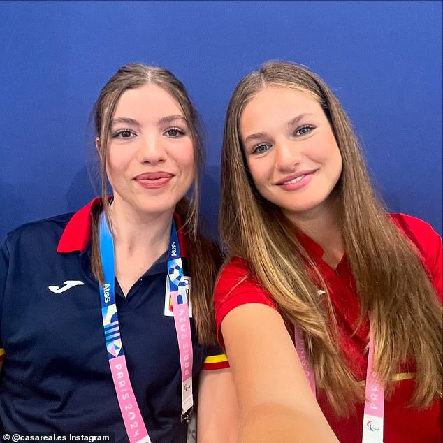 The royal sisters also made sure to capture the occasion when they attended the tennis doubles match between Rafa Nadal and Carlos Alcaraz against Argentina's Máximo Gónzález and André Molteni on Saturday