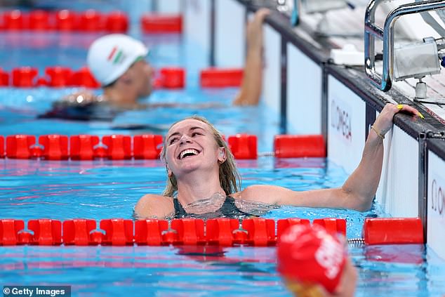 1722544360 383 Australia SHATTER Olympic record at the Paris Games Swimming golden