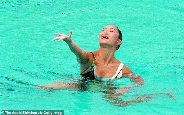 Fumiko Okuno of Japan competes in the solo synchronized swimming final at the 1992 Summer Olympics in Barcelona