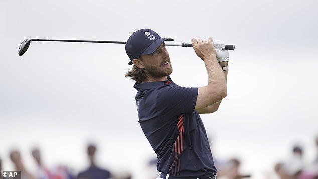 Tommy Fleetwood is just one stroke behind the leader at the start of the final round of the Paris golf tournament