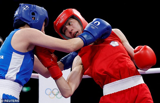 Yu-Ting (right) defeated Bulgarian Svetlana Staneva (left) on Sunday morning