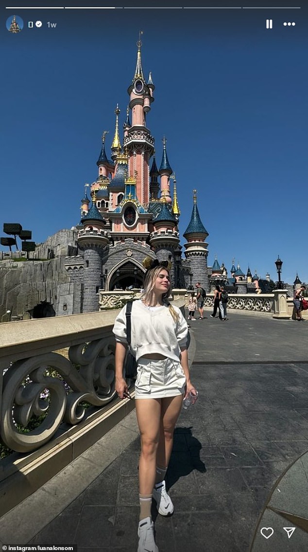 During her stay in Paris, she also visited Euro Disney, where she posed with a pair of Mickey Mouse ears in front of the Magic Kingdom castle.