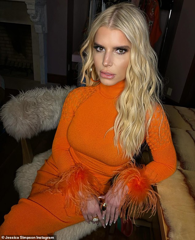 1722915728 531 Jessica Simpson addresses claims she is drinking again after she