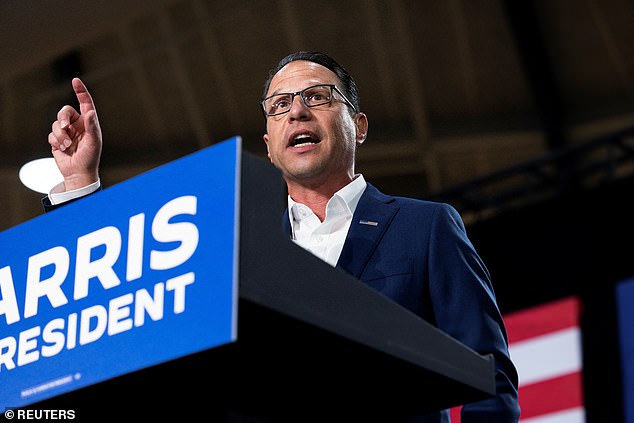 Pennsylvania Governor Josh Shapiro holds a rally in support of U.S. Vice President Kamala Harris' Democratic presidential election campaign in Ambler, Pennsylvania, U.S., July 29, 2024