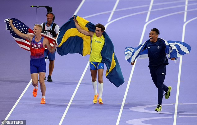 Sam Kendricks from the US and Emmanouil Karalis from Greece won silver and bronze