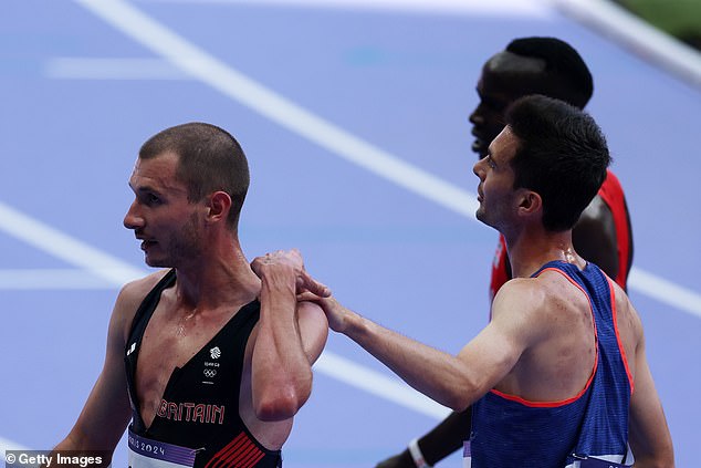 Team France's Hugo Hay and Team Great Britain's George Mills chat after the run