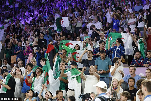 Kehlif was loudly supported by her compatriots in the stands of the Roland Garros stadium