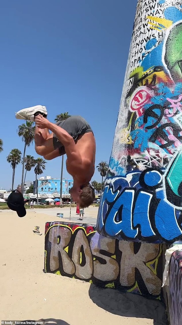 In the fitness influencer's video, he shows how a man's genitals react during an acrobatic move when they are not held back by tight clothing