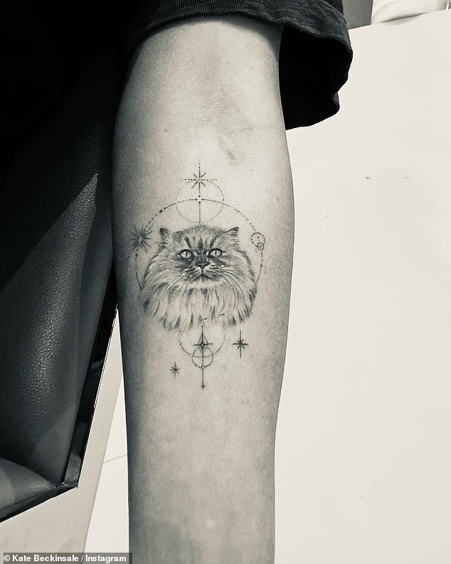 Kate shared an update on Instagram on Friday, showing off the incredible fine line art of LA-based tattoo artist Dr. Woo