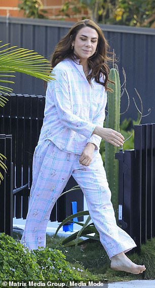 Shortly before leaving for the event, Ritchie was spotted standing outside her house in her pajamas