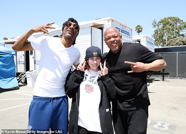 The Olympic handover ceremony from the French capital to Los Angeles, where the 2028 Games will take place, ended the ceremony with Snoop Dogg, Billie Eilish and Dr. Dre performing in Venice Beach (seen together)