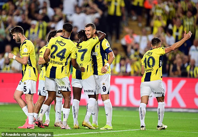 Despite the drama, Mourinho started perfectly as Fenerbahce won the match 1-0