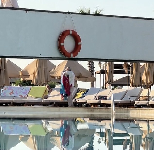 The Laur Hotels on the country's Aegean coast have ordered staff to confiscate tourists' belongings if they attempt to pack up sun loungers early in the morning - or even the night before.