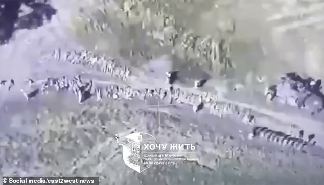 1723716144 399 Astonishing moment Ukrainian paratroopers attempt to smash through Russian border