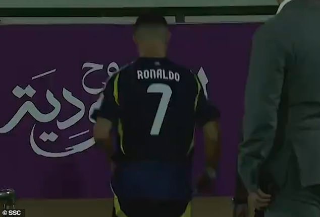 Ronaldo left the Prince Sultan bin Abdul Aziz Stadium without collecting his silver medal