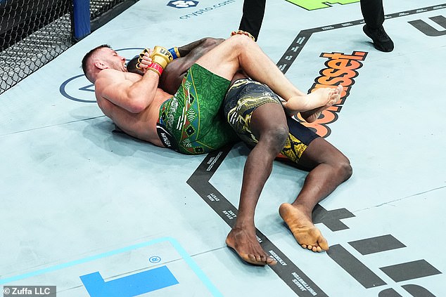 The South African executed a rear naked choke to clinch the win after hitting the 'Style Bender' with a left hook and a series of right punches before taking him down