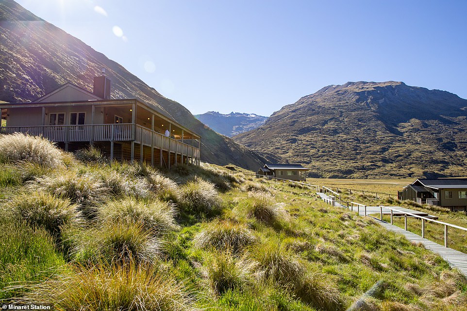 Minaret Station's sister company, Alpine Helicopters, operates a fleet of Squirrel AS5350 and MD500E helicopters that depart daily from Queenstown and Wanaka heliports