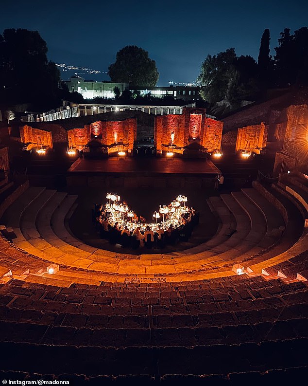 The dinner appeared to be held in the Teatro Grande in Pompeii