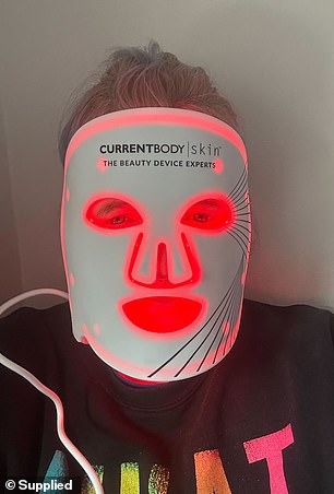 The mask is very comfortable and has a built-in timer