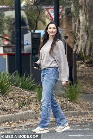 The former model, 47, looked casual during her outing on the North Coast, wearing a pair of loose-fitting light blue jeans and a loose-fitting light gray sweater