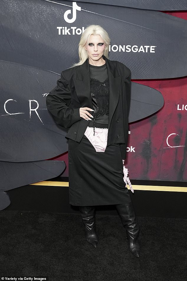 Meanwhile, style icon Julia Fox brought goth glamour to the carpet in nearly head-to-toe black