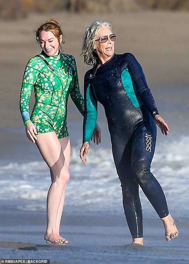 Curtis, 65, wore a full-body navy and teal wetsuit as she read her lines and clung to the New York-born