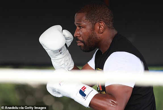 MEXICO CITY, MEXICO - AUGUST 22: Floyd Mayweather holds a training session ahead of his exhibition fight against John Gotti III (not seen) at Bicentenario Park, in Mexico City, Mexico on August 22, 2024. (Photo by Daniel Cardenas/Anadolu via Getty Images)