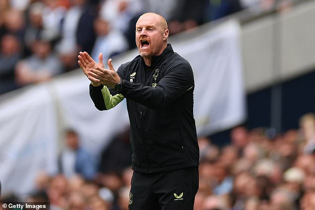 Everton manager Sean Dyche has stressed he will not resign himself to another battle against relegation