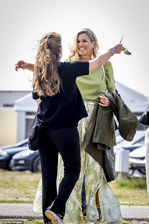 Queen Maxima opted for natural makeup, wearing a touch of foundation and concealer and sporting her signature smokey eyeshadow