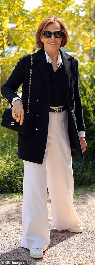 Sigourney added some chic accessories to her look with her Chanel belt and bag