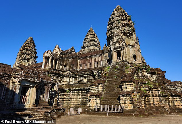 Tourists Capture Themselves Running Through Ancient Cambodian Temple (Photo)