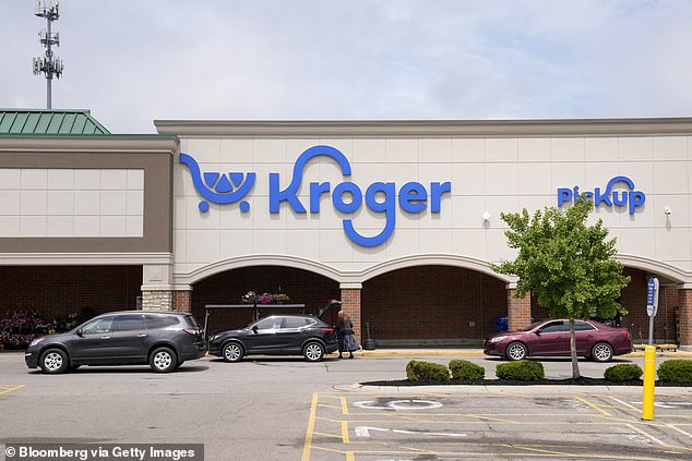 Kroger charges varying fees depending on the withdrawal amount at many of its brands, including Kroger, Ralph's and Pick 'n Save