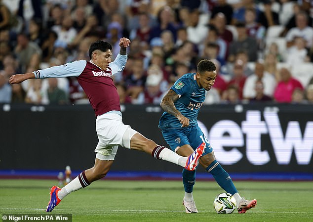 West Ham's Edson Alvarez tries to stop Bournemouth's Marcus Tavernier