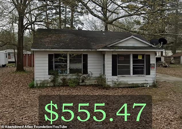 Another rundown Pine Bluff home for sale that costs just $555. Anyone who moves here may have a hard time finding a job and will also have to deal with the city's high murder rate