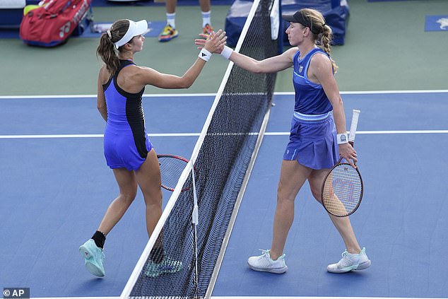 Alexandrova (R) eventually triumphed 4-6 6-4 7-5 against the world number 389, who is only 16 years old