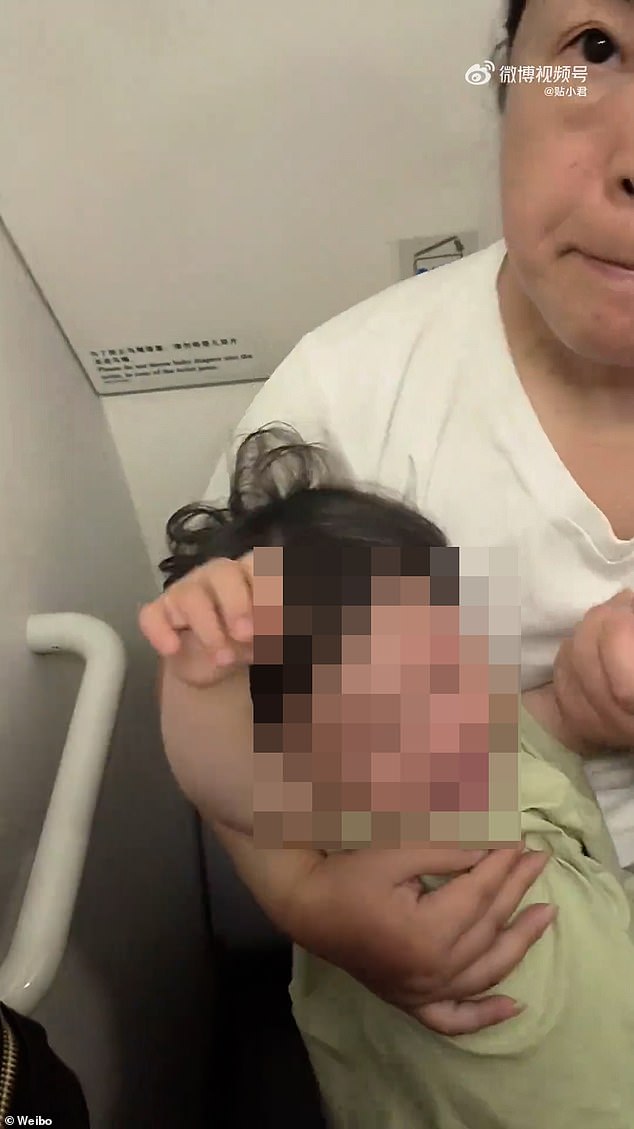 According to reports, the toddler cried incessantly during the flight and people on board said she was so noisy that some passengers put tissues in their ears to block out the sound.