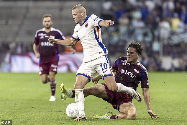 Despite never lacking in effort, Mykhailo Mudryk remains unconvincing, wayward and lacking in confidence in front of goal. Winning the penalty was his highlight of the match