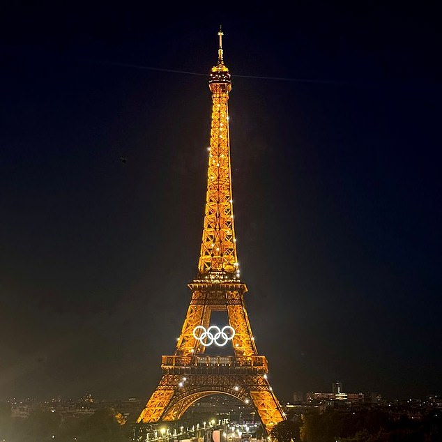 Photo of Jimmy Fallon's Eiffel Tower