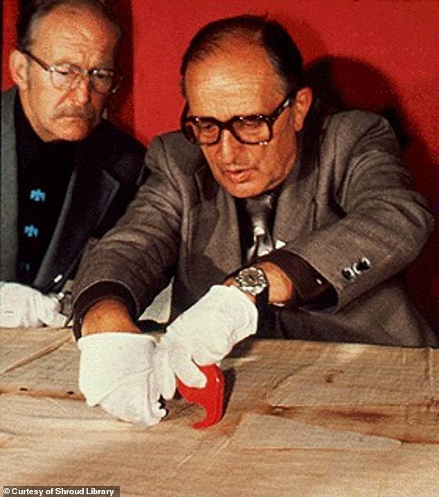 It was not until 1978 that the first physical samples of the cloth were allowed to be taken, which was done using adhesive tape to carefully remove particles of the front fibers. Dr. Max Frei, a Swiss criminologist, is seen taking samples from the shroud