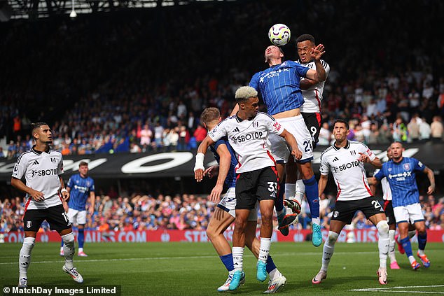 Rodrigo Muniz should have put the visitors ahead, but his header went straight at the keeper