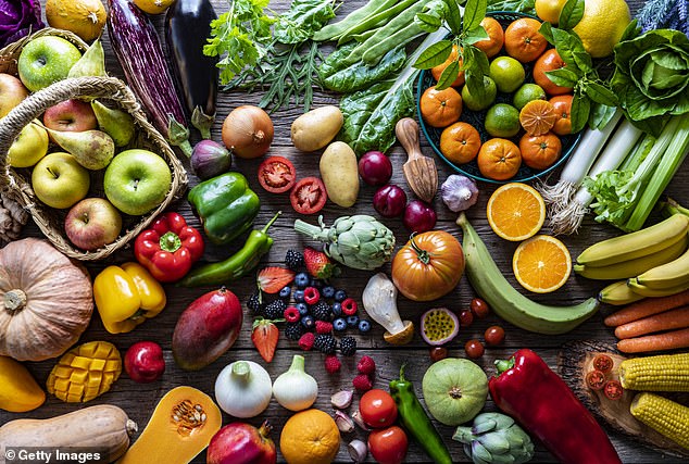 To prevent scurvy, people should make sure they eat foods rich in vitamin C, such as citrus fruits, potatoes, red and chili peppers, strawberries, and tomatoes.