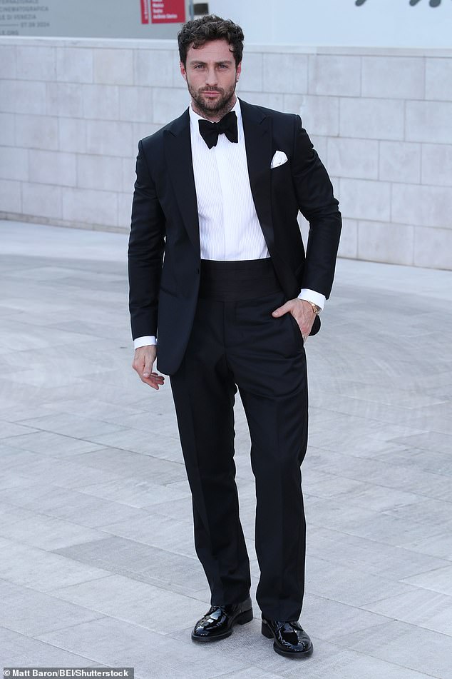 Also in attendance was Aaron Taylor-Johnson who looked handsome in a black jacket with matching bow tie and trousers