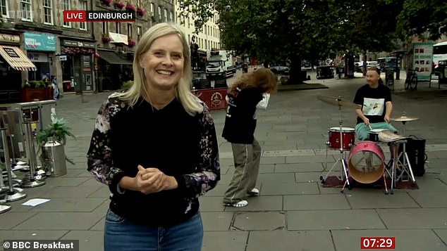 BBC Breakfast viewers were left furious after a huge technical blunder during Friday's programme left a vital part of the show missing - and elsewhere a live performance of the Edinburgh Fringe was seriously disrupted