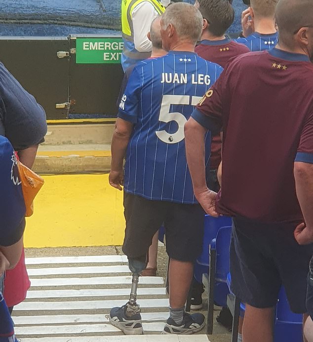 Football fans have praised an Ipswich supporter for his sense of humour by wearing a 'Juan Leg' shirt