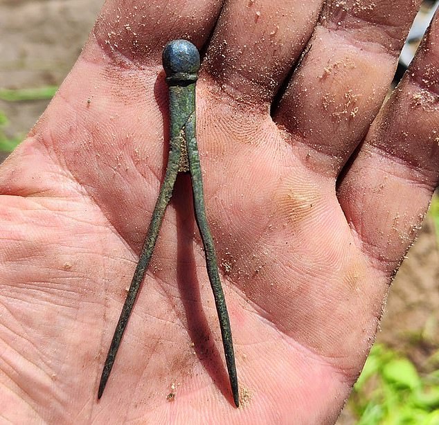 A 500-year-old compass believed to have belonged to astronomer Nicolaus Copernicus has been found in a castle in Poland.